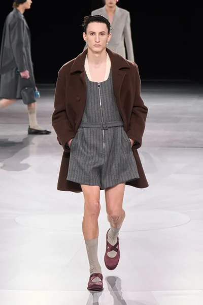 Look 12